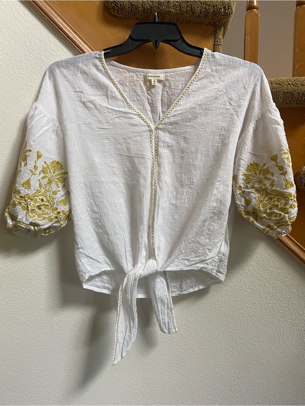 Max Studio White V-Neck Tie Front Blouse Embroidered 3/4 Sleeves like new size S